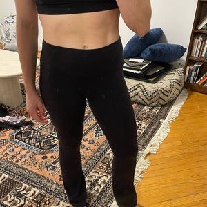 Alo Yoga 7/8 flare leggings size Medium